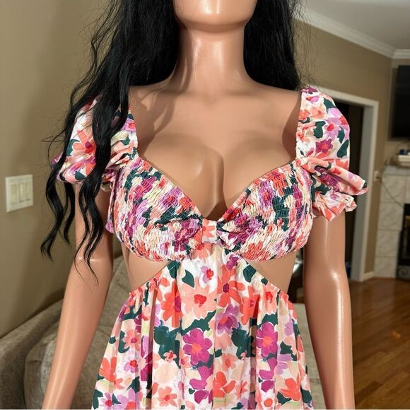 NWT floral vaca open side open back dress - Picture 4 of 12